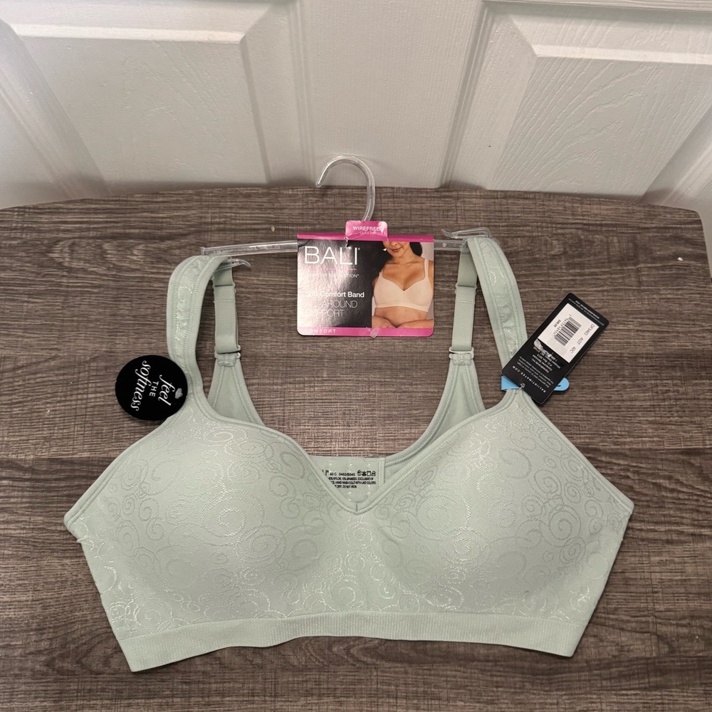 NWT Bali Wire-Free Bra Size 40C